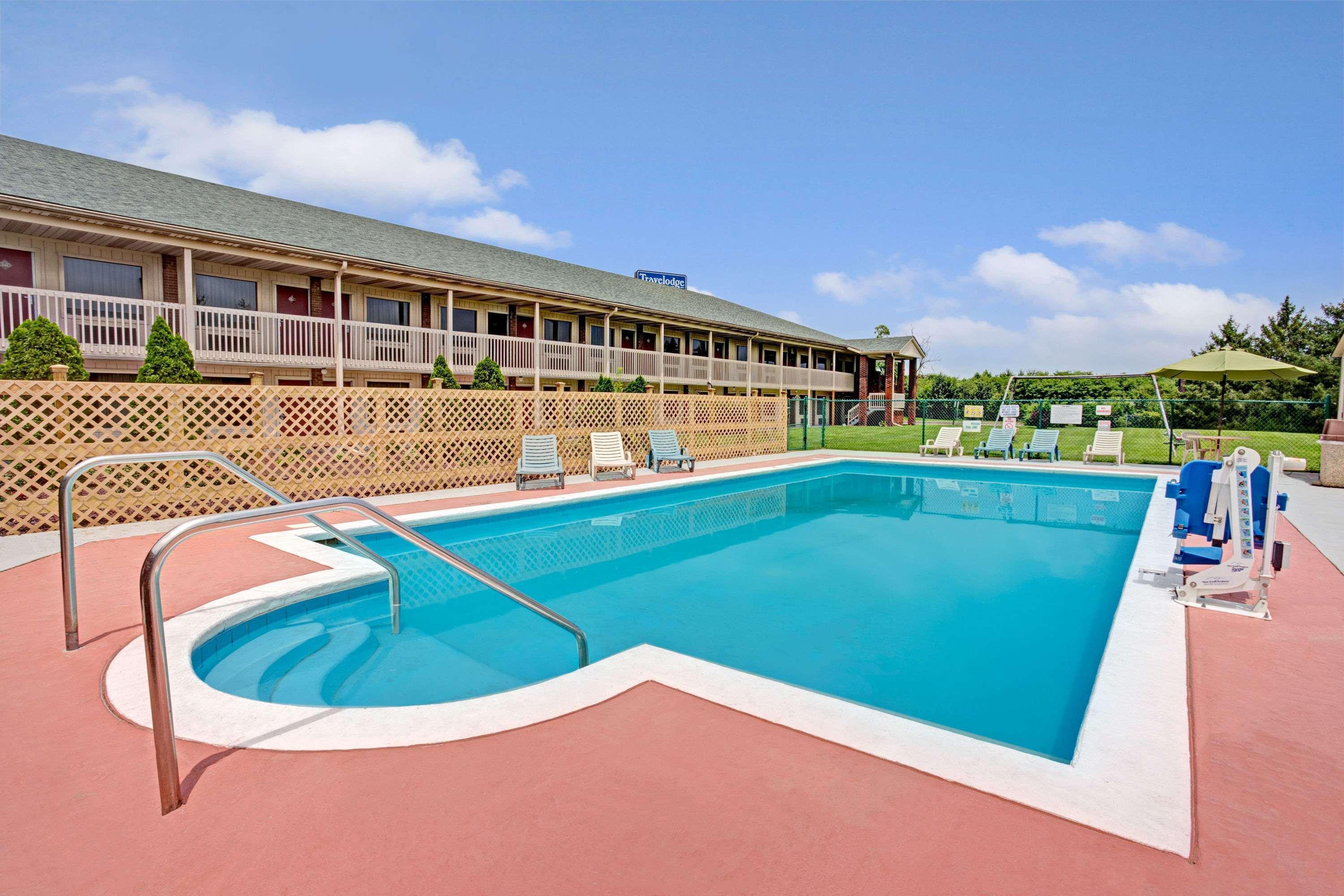 Travelodge By Wyndham Sellersburg Zewnętrze zdjęcie