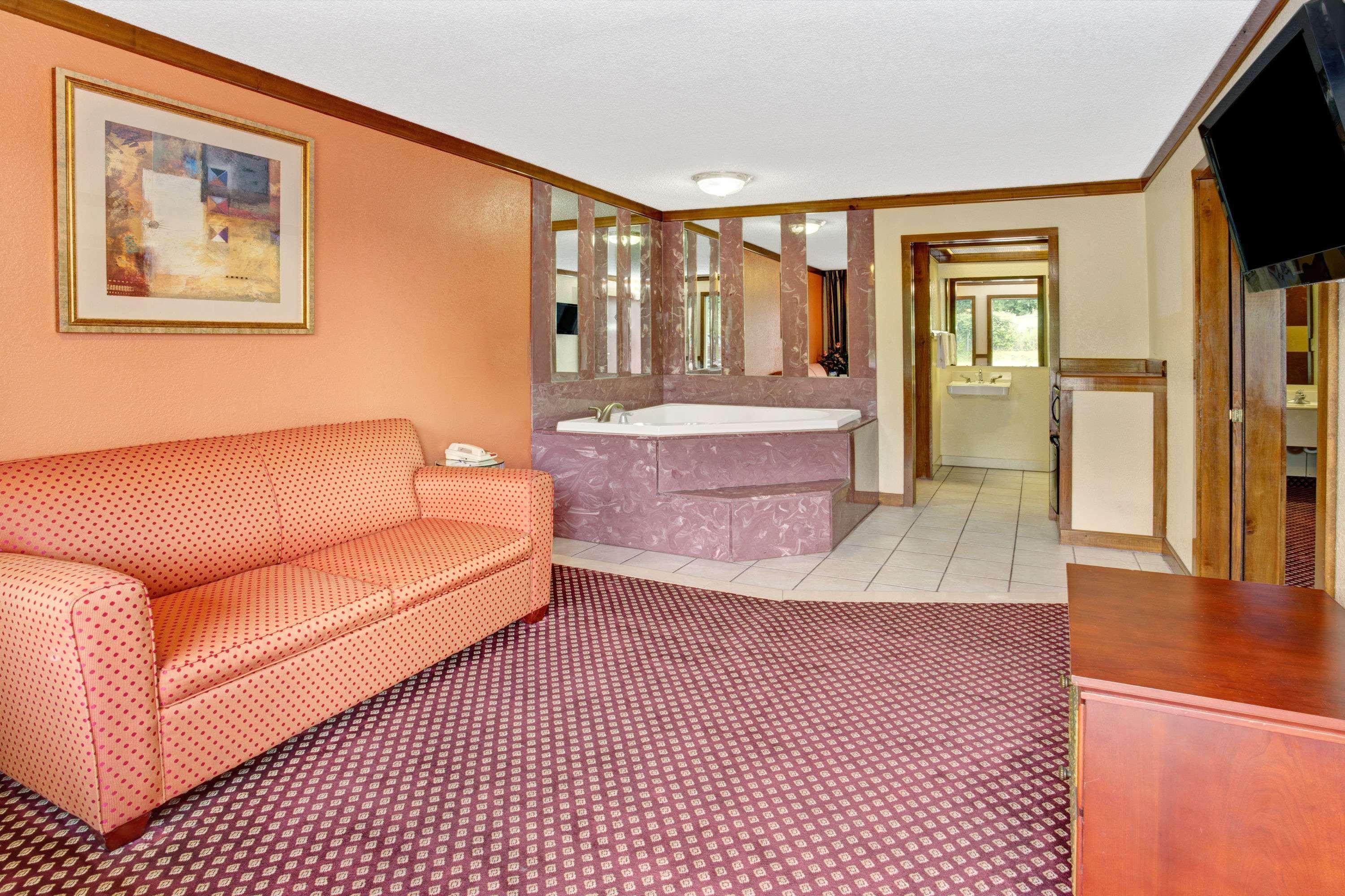 Travelodge By Wyndham Sellersburg Zewnętrze zdjęcie