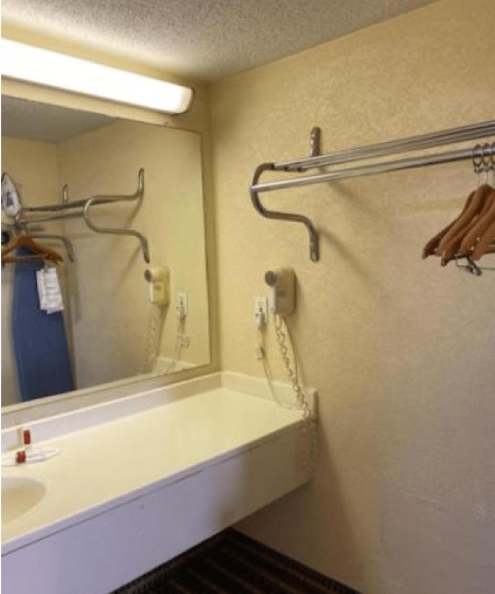 Travelodge By Wyndham Sellersburg Zewnętrze zdjęcie