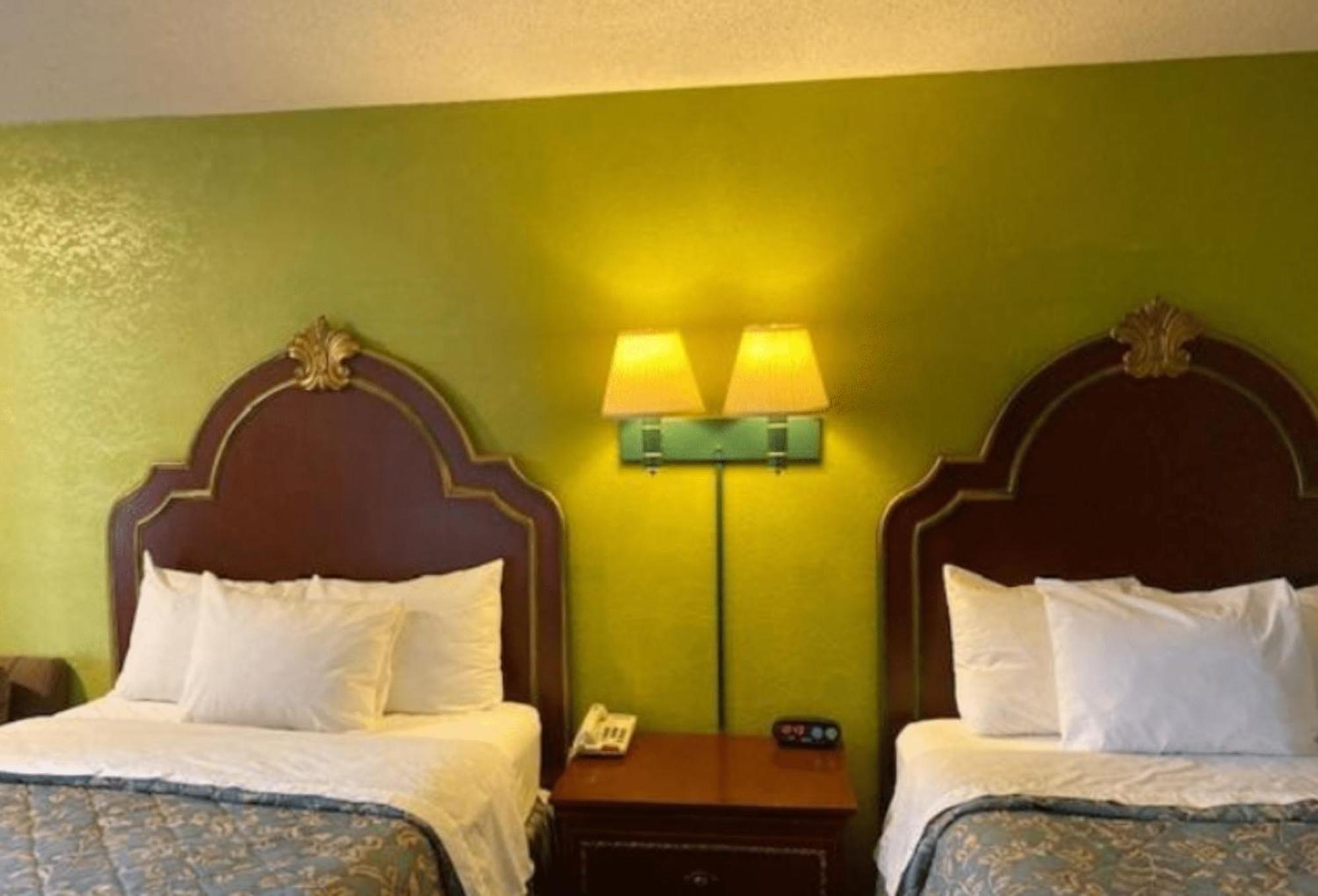 Travelodge By Wyndham Sellersburg Zewnętrze zdjęcie