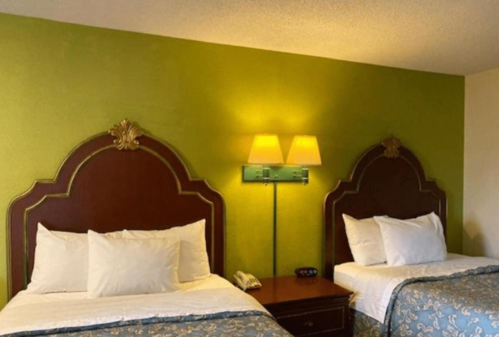 Travelodge By Wyndham Sellersburg Zewnętrze zdjęcie